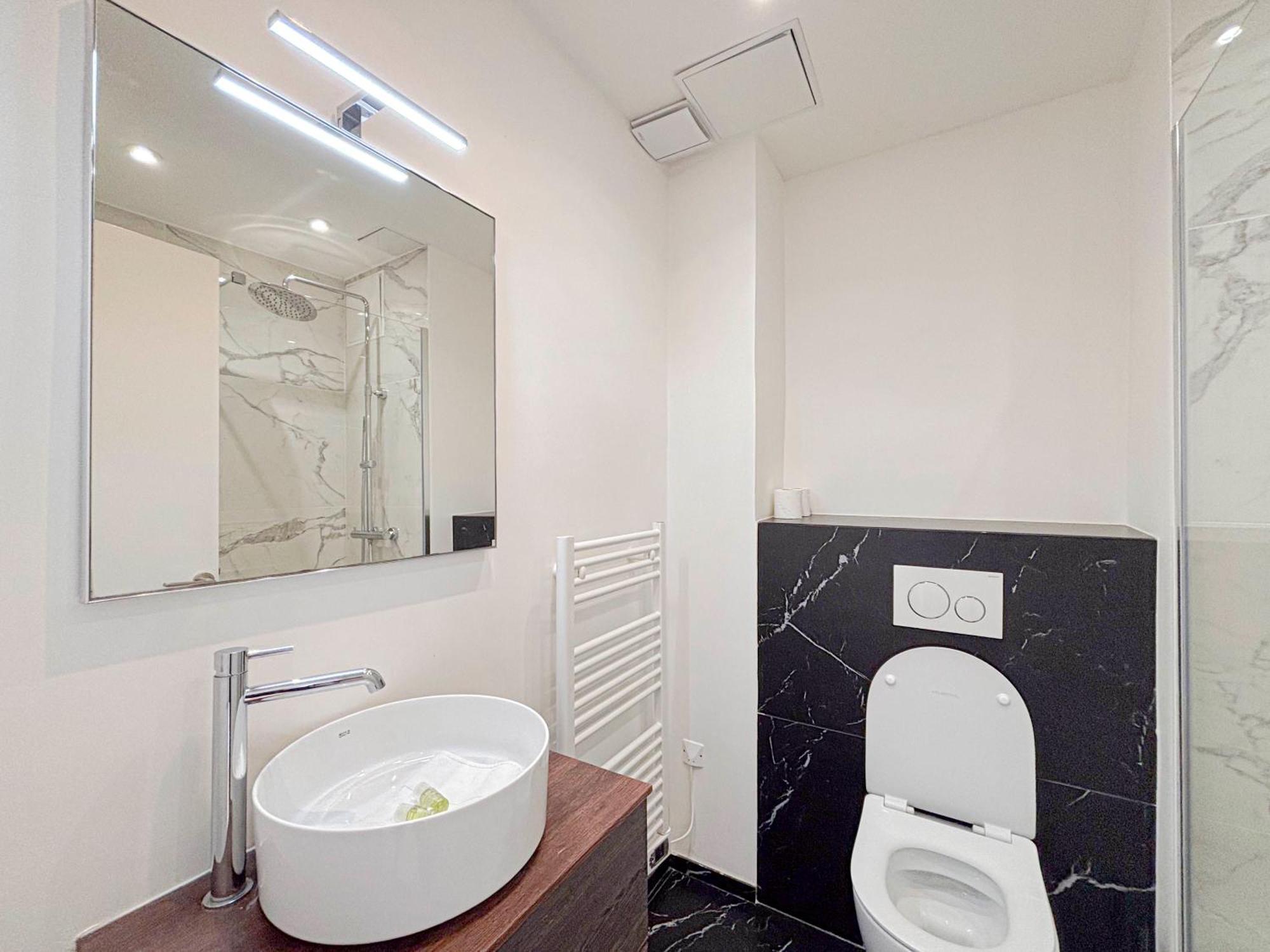 Escapade En Centre De - Wifi, Ac, 2pers Appartement Nice